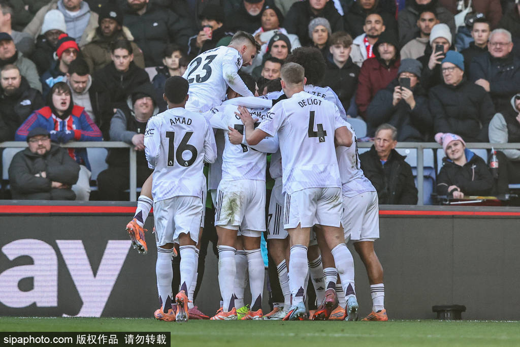 杰伦·约翰逊背靠背拿下三双，成为老鹰队史第二人