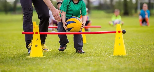 热火140-123大胜快船送其五连败 伦纳德36分哈登11分难救主